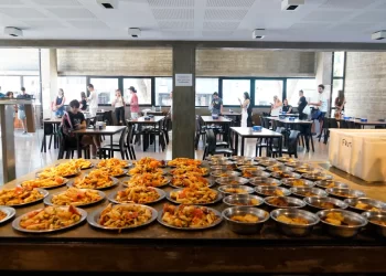 UNR: casi un millón de raciones y 200 millones en becas para estudiantes en 2025