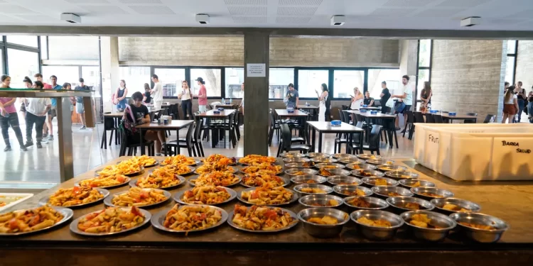 UNR: casi un millón de raciones y 200 millones en becas para estudiantes en 2025