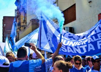 Festram lanzó un paro total de 48 horas y profundiza el plan de lucha de municipales en la provincia Santa Fe.