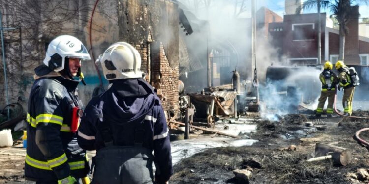 Operativo preventivo por fuerte olor a gas en un barrio de Totoras