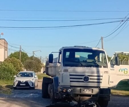 Siniestro vial que involucró a una moto y a un camión municipal en Gálvez