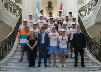 Pullaro presentó a los nadadores de la Santa Fe – Coronda: “El deporte nos distingue como provincia”