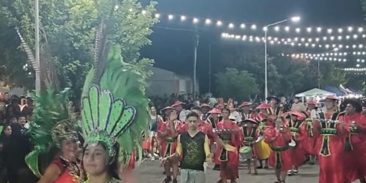 San Fabián vibró al ritmo del carnaval