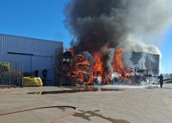 Incendio de gran magnitud en la planta de Corven Motos en Venado Tuerto