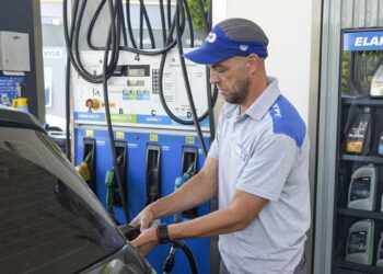 Desde este domingo suben los combustibles por aumento de impuestos