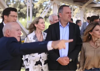 Karina MIlei y Manuel Adorni visitaron la planta de LDC en Timbúes