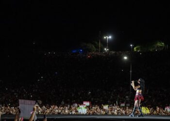 LALI Y UN SHOW RECORD DE 120 MIL PERSONAS EN LA FIESTA DEL MATE EN PARANÁ