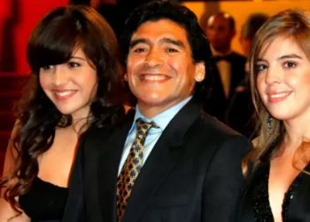 Fuerte respuesta de Dalma y Gianinna contra Macri tras sus dichos sobre Maradona: “No sabés leer y fuiste presidente”