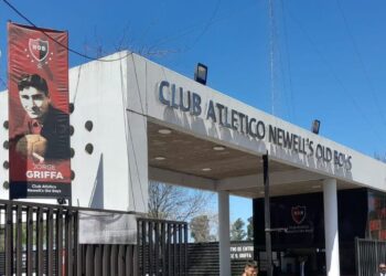 “GANEN O BALAS”, la bandera contra el plantel de Newell’s