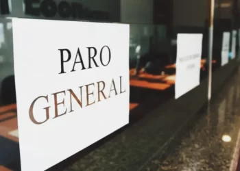 La CGT paraliza el país con un paro general de 24 horas contra la reforma laboral de Milei
