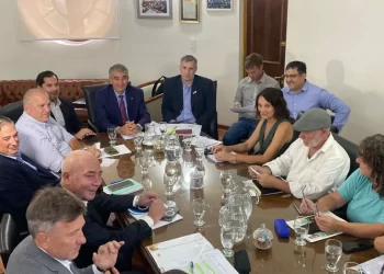 Paritarias en Santa Fe: ATE y UPCN aceptaron la propuesta salarial del Gobierno, pero los gremios docentes se encaminan al rechazo