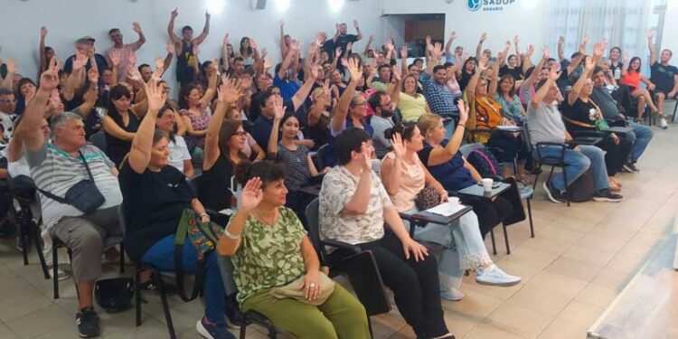 Sadop Rosario rechazó la oferta salarial del Gobierno provincial y se adhiere al paro del 2 de marzo