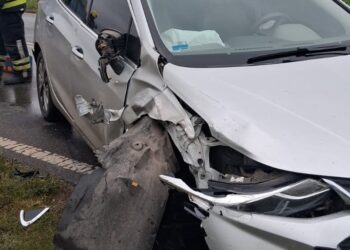 DOS AUTOS CHOCARON EN RUTA 15. TRES LESIONADOS