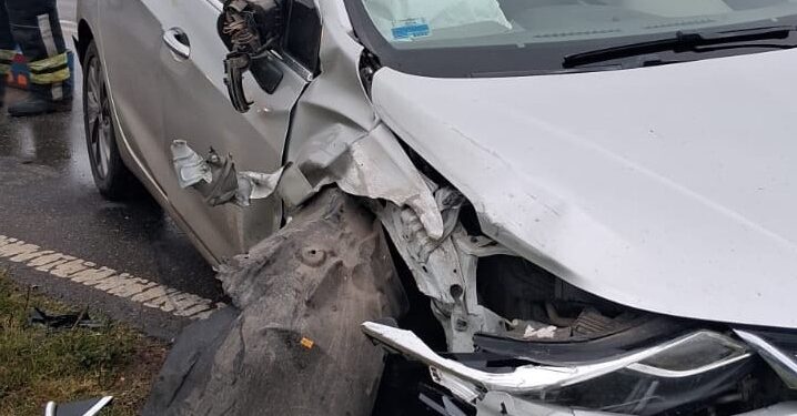 DOS AUTOS CHOCARON EN RUTA 15. TRES LESIONADOS