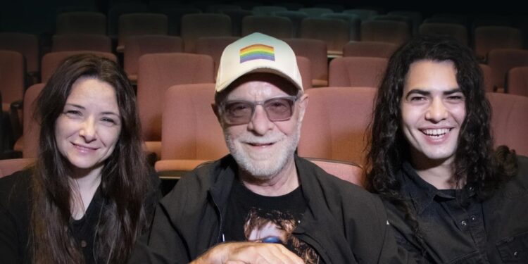 León Gieco llega a Cañada de Gómez con un espectáculo íntimo y emotivo