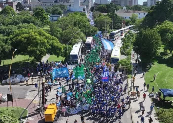 Inicio de la Carpa Blanca Docente en Reconquista