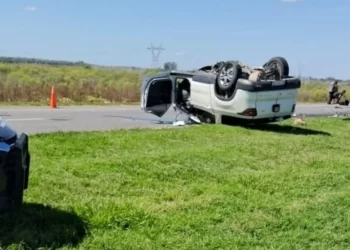 Dos muertos y varios heridos tras choque entre colectivo y camioneta en la autopista Rosario–Santa Fe
