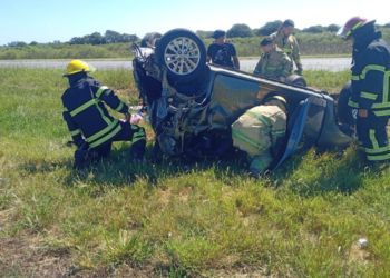 Fuerte accidente en la Autopista a la altura de Coronda: una mujer trasladada al SAMCo