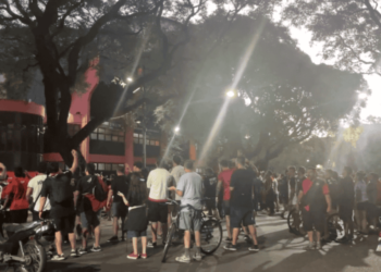 Agredieron a periodistas durante una manifestación de hinchas de Newell’s