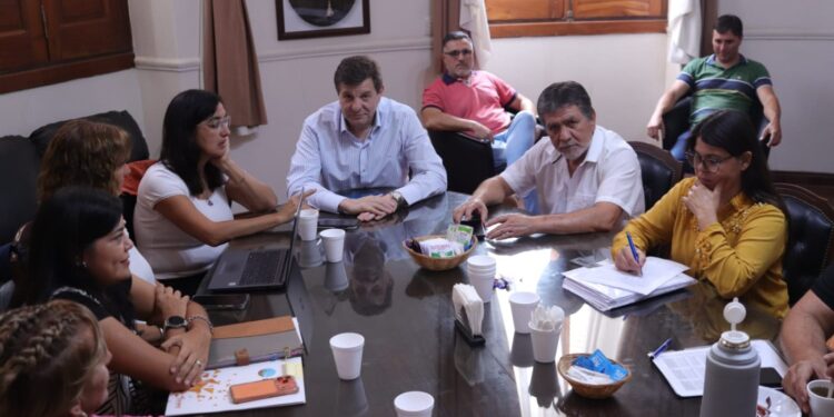 FESTRAM rechaza la oferta salarial de intendentes y comunas y confirma paro de 48 horas