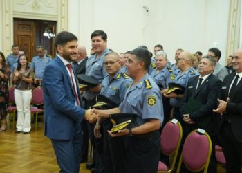 Pullaro destacó la labor de la Policía y presentó beca para Auxiliar Forense en Santa Fe
