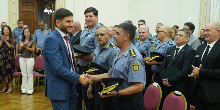 Pullaro destacó la labor de la Policía y presentó beca para Auxiliar Forense en Santa Fe