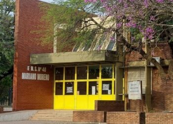 Tragedia en la Escuela 40 de San Cristóbal: un adolescente muerto y ocho heridos