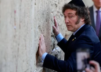 Irán acusa a Javier Milei de “cruzar una línea roja” y lanza una advertencia hacia la Argentina