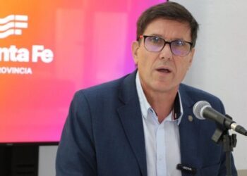 José Goity en conferencia: “ningún docente de santa fe cobrará menos de $1.320.000”