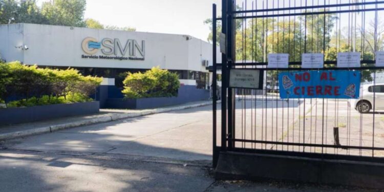 Apagón informativo del Servicio Meteorológico Nacional por despidos