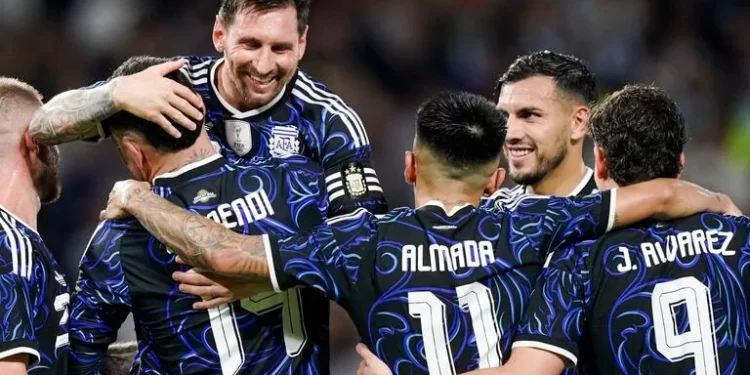 La Selección Argentina goleó a Zambia en la despedida en La Bombonera