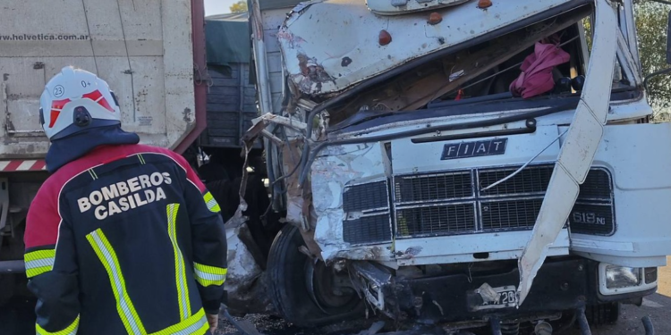 Choque entre dos camiones en Ruta 33 cerca de Casilda