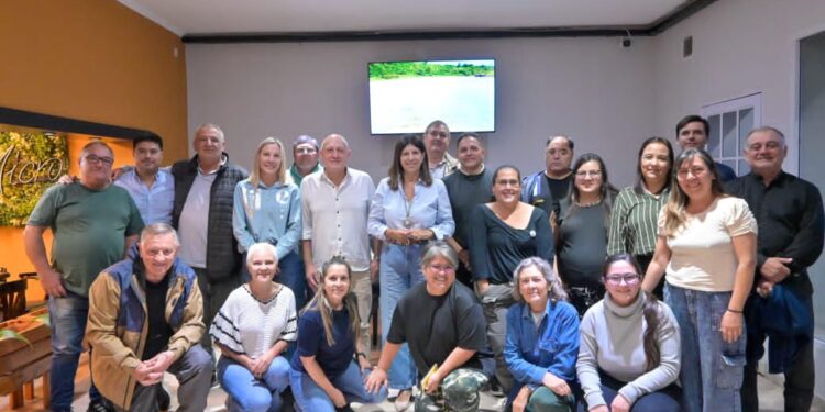 Clara García y autoridades locales mantuvieron encuentro en Barrancas
