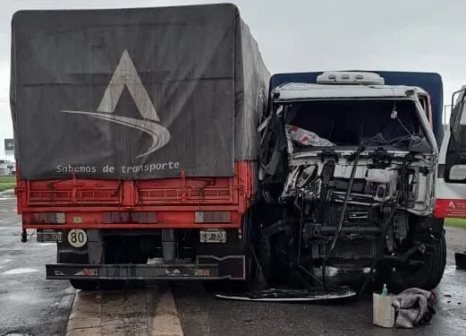 Armstrong: accidente en Ruta 9 entre dos camiones