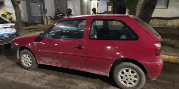 Violento robo en estación de servicio de Las Parejas: persecución y cuatro detenidos