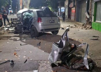 Rosario: un conductor murió tras perder el control, chocar contra una casa y provocar graves destrozos