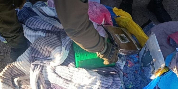 Gendarmería secuestró más de 67 kilos de droga en un colectivo en Ceres