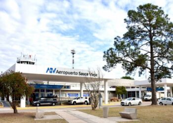 Despidos en el SMN afectan a Sauce Viejo y generan preocupación por la seguridad aérea