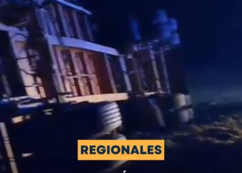 Vuelco de camión en la autopista Rosario–Córdoba a la altura de Armstrong