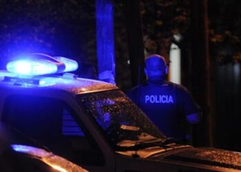 Detuvieron a un hombre en Carlos Pellegrini con drogas y armas en un operativo policial