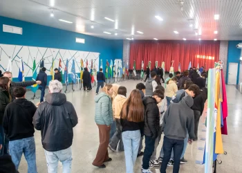 Timbúes recibió la muestra “Abanderados” y celebró la identidad cultural de las comunidades santafesinas y cordobesas
