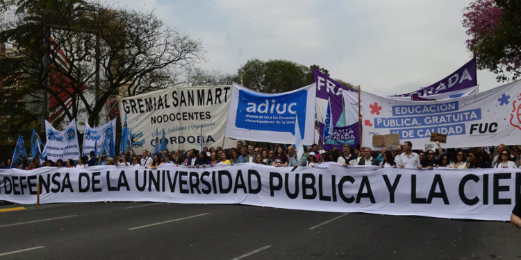 Con un acto central en Plaza de Mayo, hoy se realiza la Marcha Federal Universitaria
