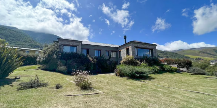 Jaldo adquirió una casa en Tafí del Valle por US$300.000 y crece la polémica por sus declaraciones juradas