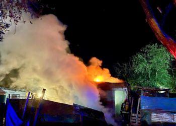 Importante incendio en una vivienda deshabitada de Cañada de Gómez