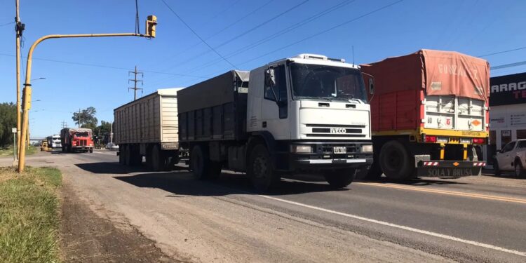 Colapso en la Ruta Nacional 33: preocupación por el aumento del tránsito pesado en plena cosecha gruesa
