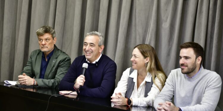 Rosario reunió a más de 300 intendentes en la edición 2026 de “La Noche de los Intendentes”