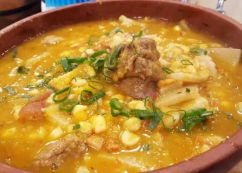 Por qué se come locro el 1° de mayo: la tradición que acompaña el Día del Trabajador