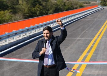 Pullaro inauguró el puente sobre el arroyo El Pindó y destacó la inversión en el norte santafesino