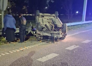 Un automovilista volcó en Circunvalación y sufrió un traumatismo de cráneo
