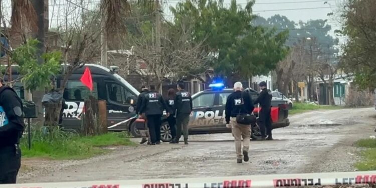 Un ex policía fue baleado al intentar ingresar a una vivienda en Santa Fe